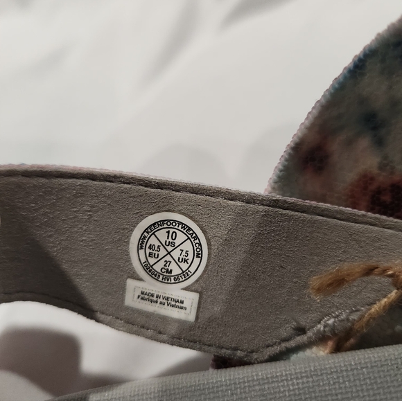 Keen Elle Andorra/tie-dyed Women's Sandals. Size 10. NWT - Picture 8 of 9